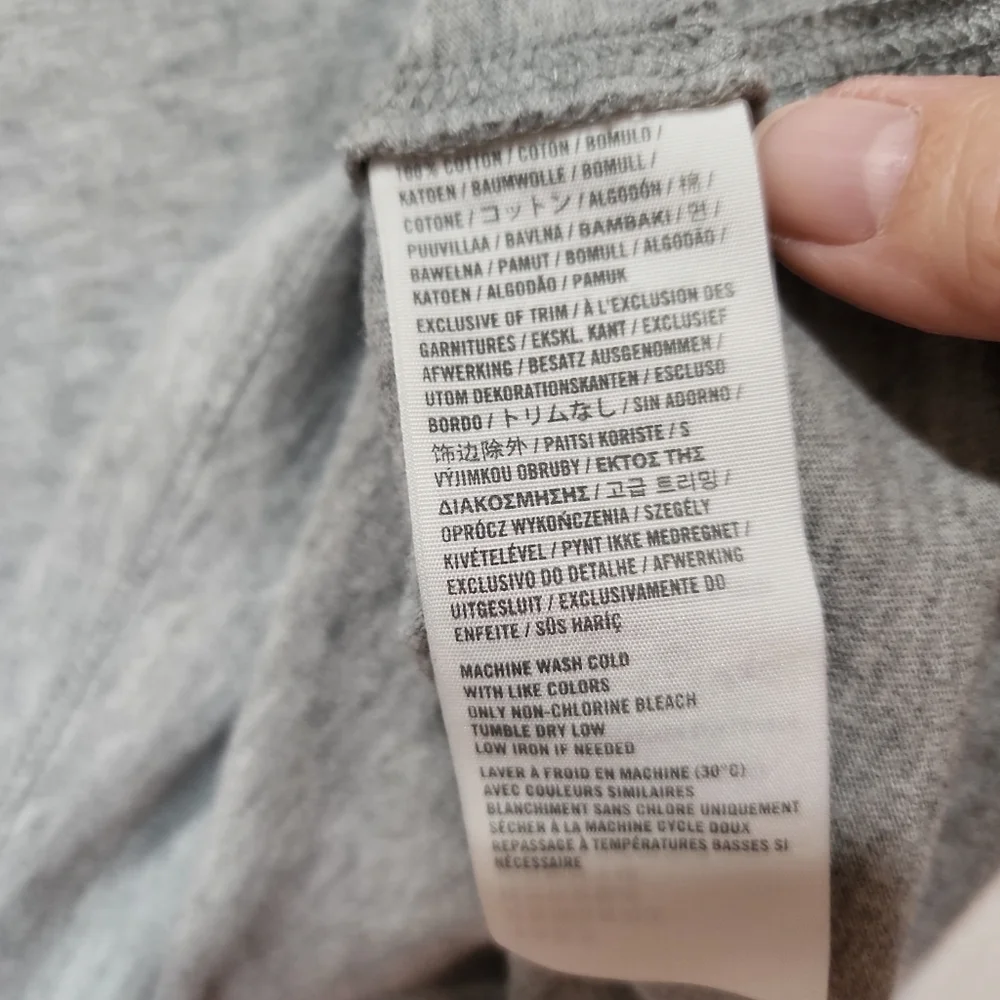 Abercrombie & Fitch women's medium long sleeve pullover logo - Picture 4 of 5